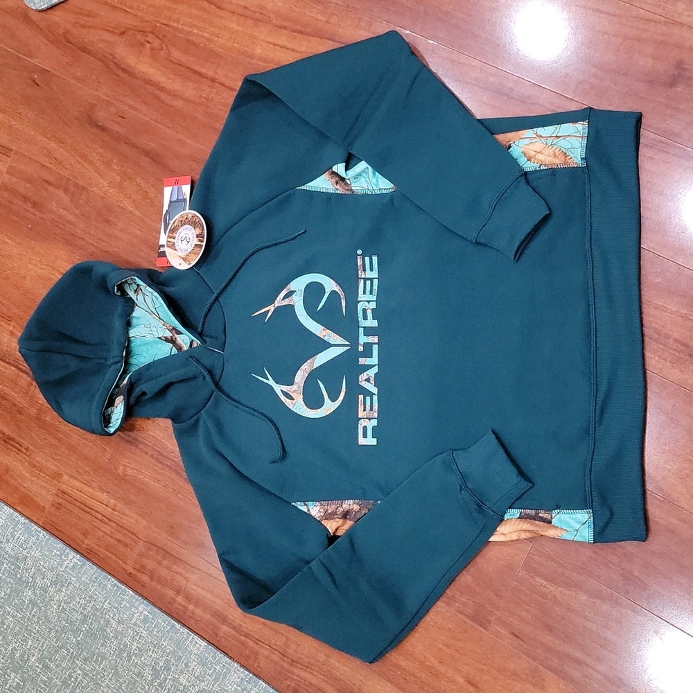 NWT Realtree camo hoodie - Picture 4 of 11